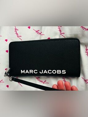 Marc Jacobs Black Leather Logo Wristlet NWOT